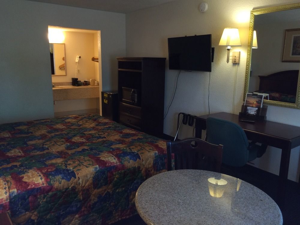 Executive Garden Titusville Hotel מראה חיצוני תמונה