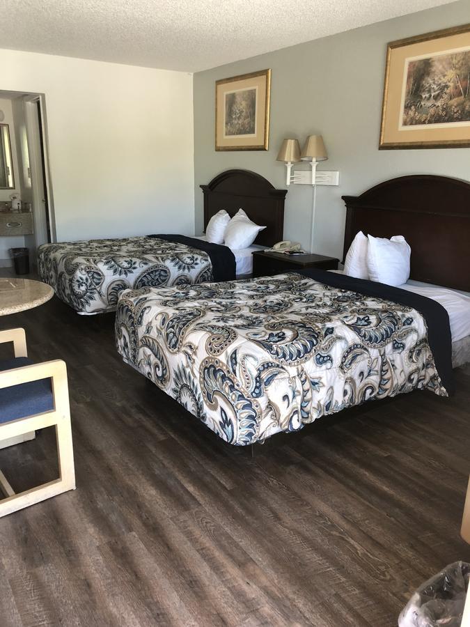 Executive Garden Titusville Hotel מראה חיצוני תמונה
