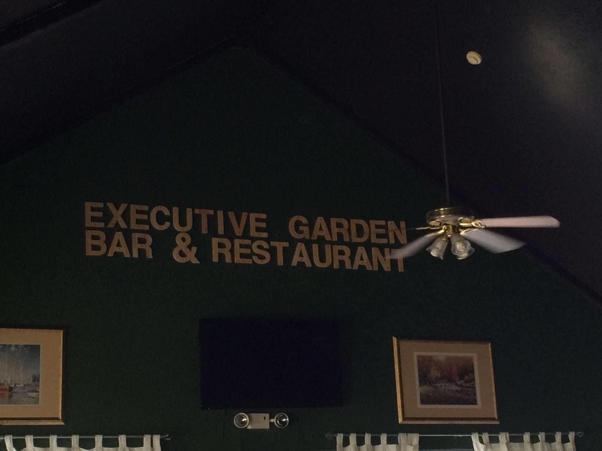 Executive Garden Titusville Hotel מראה חיצוני תמונה
