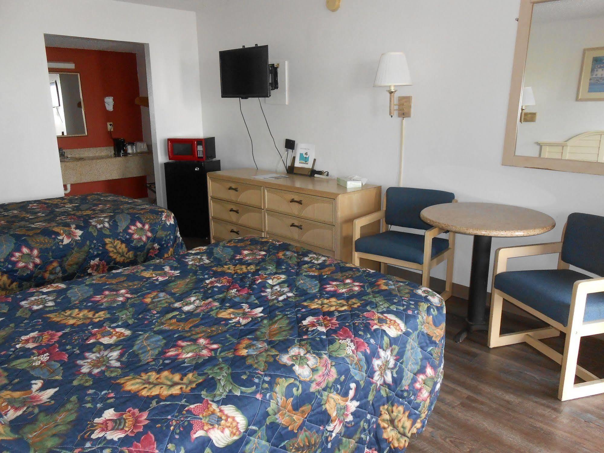 Executive Garden Titusville Hotel מראה חיצוני תמונה