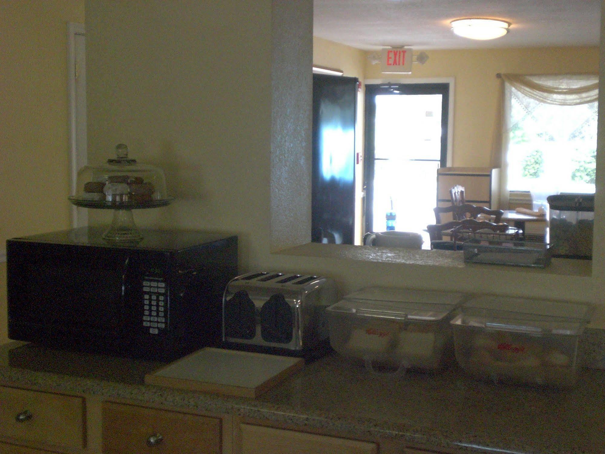 Executive Garden Titusville Hotel מראה חיצוני תמונה
