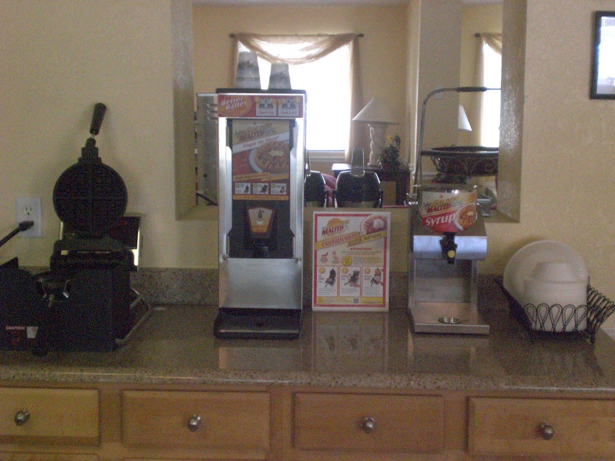 Executive Garden Titusville Hotel מראה חיצוני תמונה