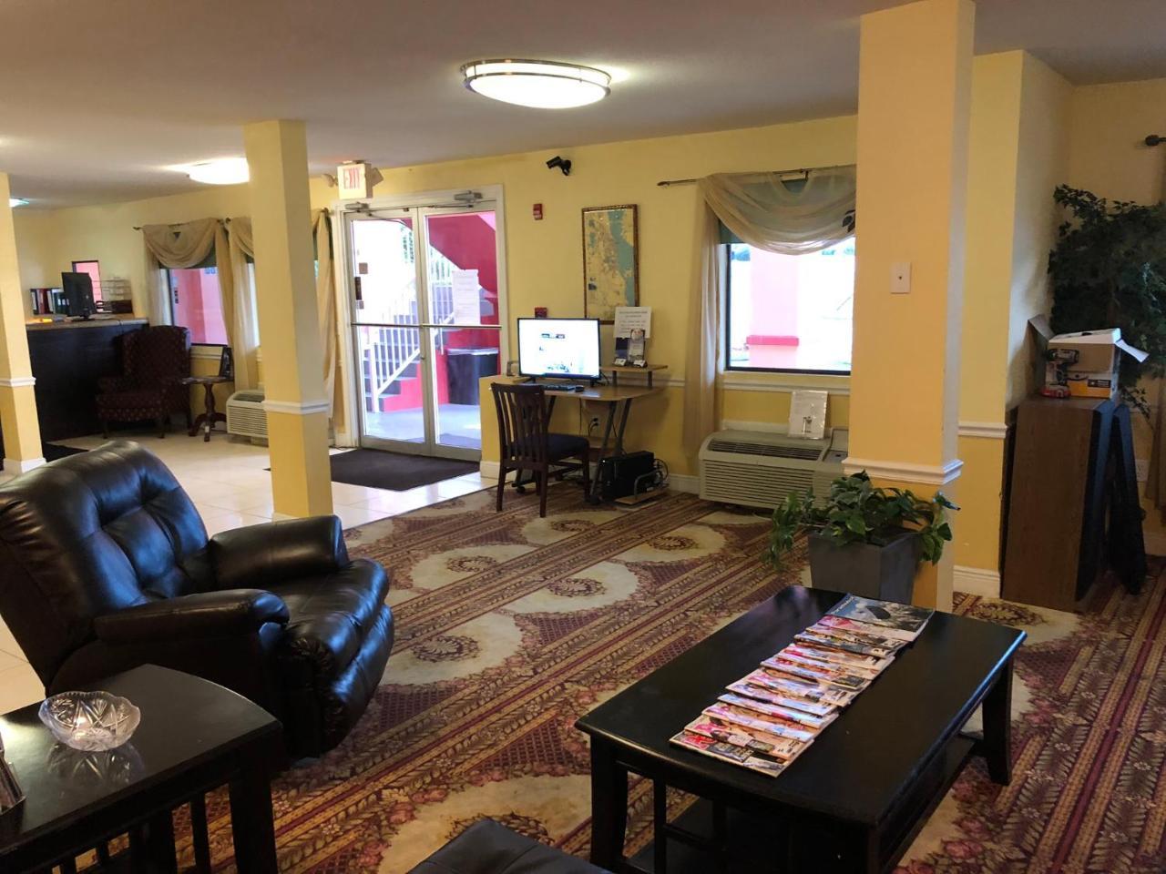 Executive Garden Titusville Hotel מראה חיצוני תמונה