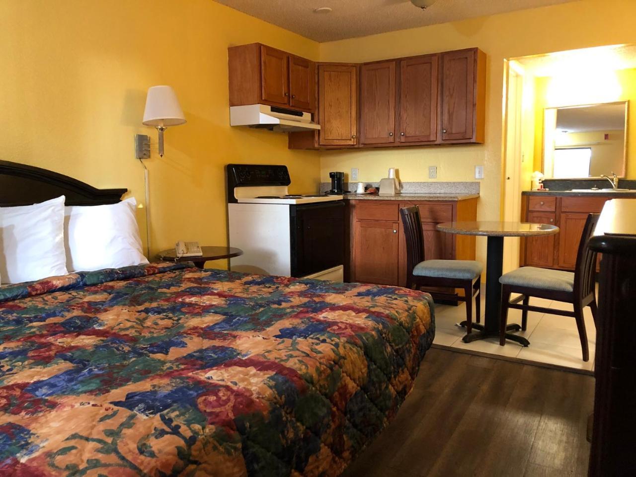 Executive Garden Titusville Hotel מראה חיצוני תמונה