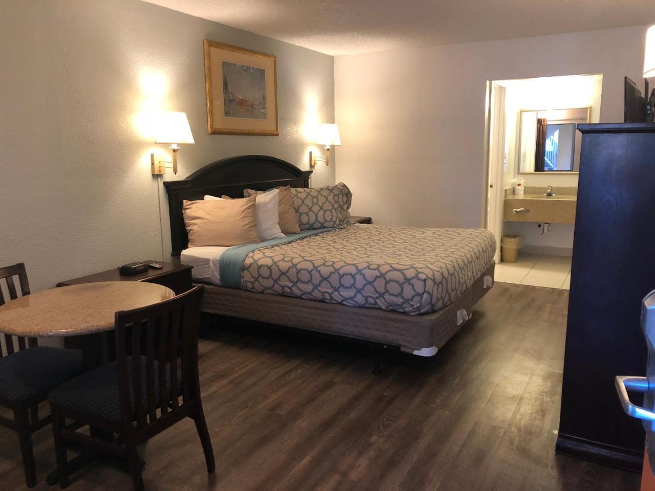 Executive Garden Titusville Hotel מראה חיצוני תמונה