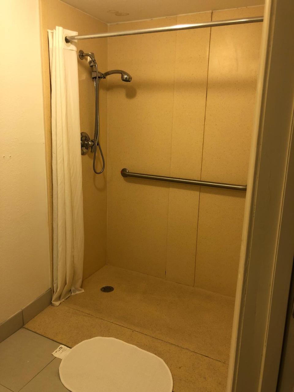 Executive Garden Titusville Hotel מראה חיצוני תמונה