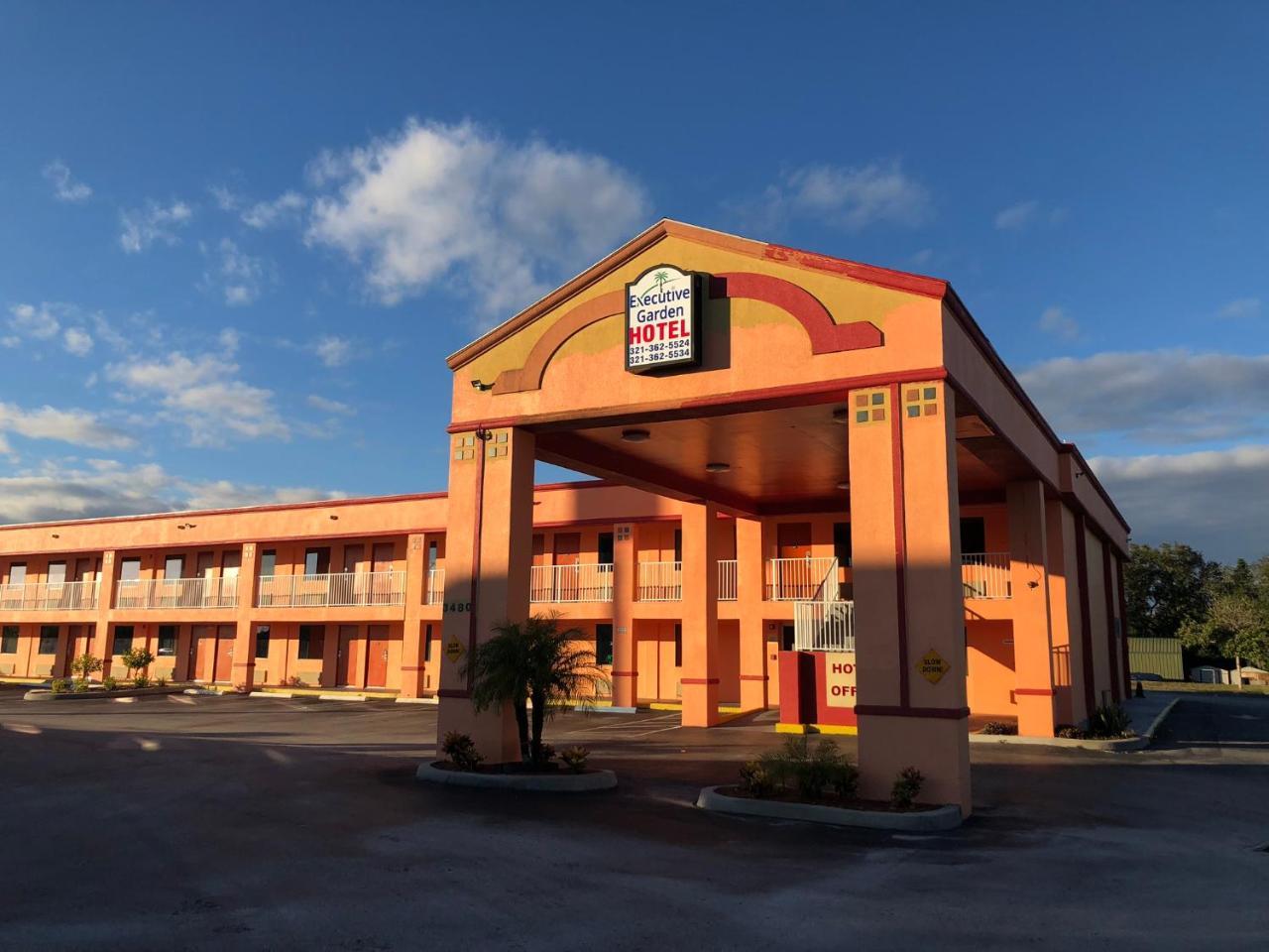 Executive Garden Titusville Hotel מראה חיצוני תמונה